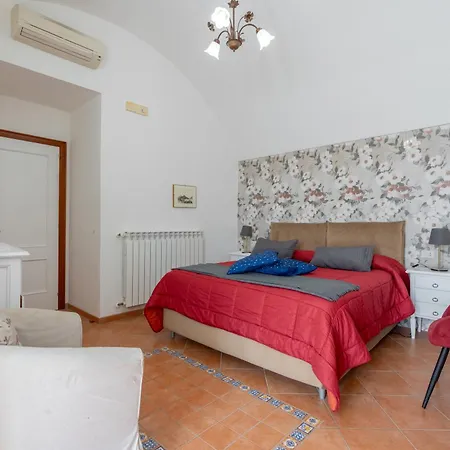 Ferriere Apartment *