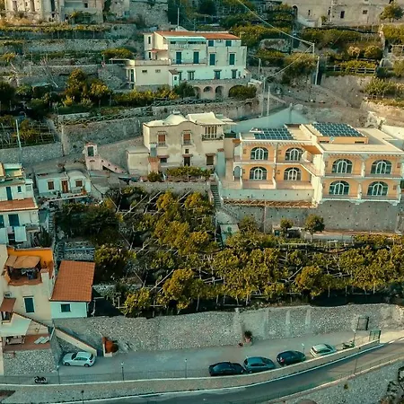 Ferriere Apartment *